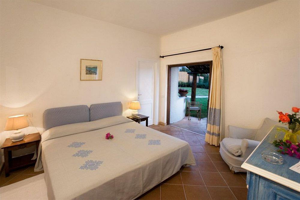 Club Village Forte Cappellini Baja Sardinia Δωμάτιο φωτογραφία